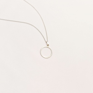 Colier Plattitude Empty Circle argintiu