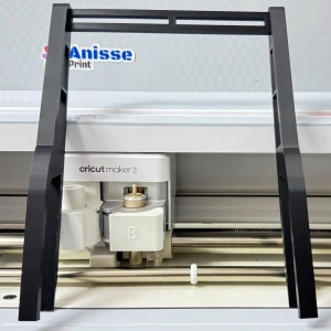 Suport pentru mat printat 3D, prezentat pe Cricut Maker 3