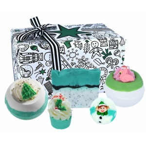 Set cadou A White Christmas 5 produse Bomb Cosmetics