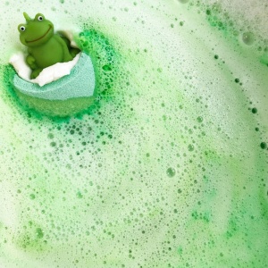 Bila baie cu jucarie It's Not Easy being Green Bomb Cosmetics 160 g - Img 2