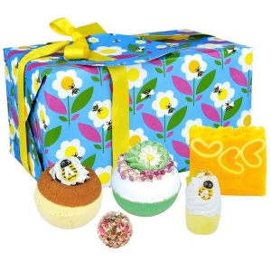 Set cadou Just Bee Yourself Bomb Cosmetics