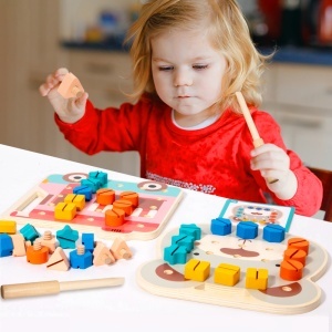 Jucarie din Lemn Interactiva, Placa cu Suruburi, Puzzle pentru Copii, Activitati de Invatare Prescolara, Dezvoltarea Abilitatilor Logice si Motrice, Multicolor - Img 2