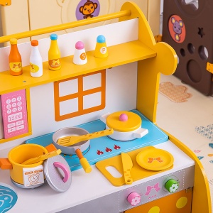 Bucatarie din Lemn Montessori Girafa, Galbena, Set Complet pentru Gatit, Chiuveta, Cuptor, Microunde, Ustensile si Accesorii de Bucatarie, 66x62x44, 6 cm, 3+ Ani - Img 4