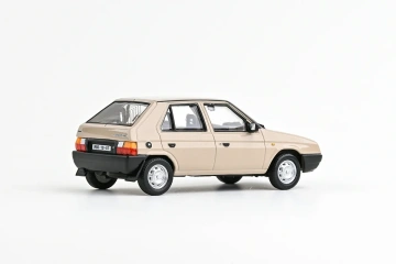 Škoda Favorit 136L (1988) 1:43 - Béžová - Img 4