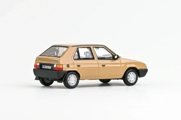 Škoda Favorit 136L (1988) 1:43 - Maro Beduínská - Img 4