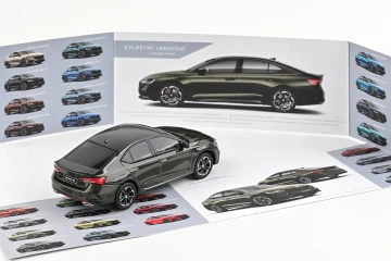 Škoda Octavia IV RS (2020) 1:43 - Verde Khaki Metalíza - Img 3