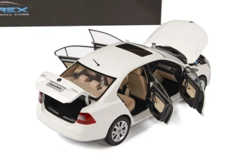 Škoda Rapid (2012) 1:18 - Alb - Img 4