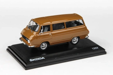 Škoda 1203 (1974) 1:43 - Tabáková - Img 3
