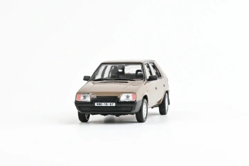 Škoda Favorit 136L (1988) 1:43 - Maro Kamenná - Img 3