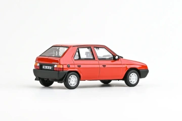 Škoda Favorit 136L (1988) 1:43 - Roșu Korálová - Img 2