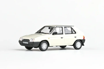 Škoda Favorit 136L (1988) 1:43 - Sněhobílá