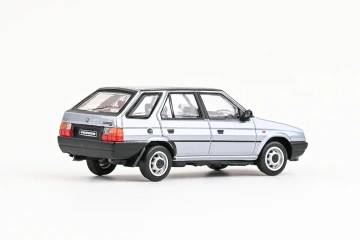 Škoda Forman (1993) 1:43 - Argintiu Safír Metalíza - Img 2