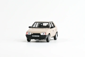 Škoda Favorit 136L (1988) 1:43 - Béžová - Img 2