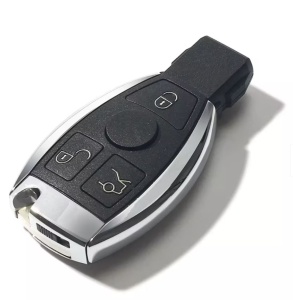 Cheie auto briceag Mercedes 3 butoane forma ovala