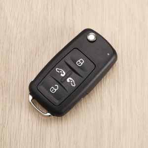 Carcasă Techstar VW – pe fundal de lemn, vedere ușor oblică