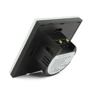 Vedere din spate a intrerupatorului touch Techstar TG02 negru cu borne de conectare