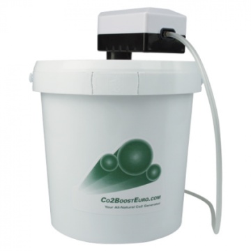 Generator de CO2 Boost - sistem cu găleată, pompă și conductă pentru grădini interioare