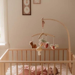 Muzička vrteška za krevetac Fairy Garden - Umirujuće melodije za bebe - Img 10