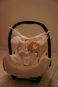 Visilica za kola "Newborn Naturals" - Mekani saputnik - Img 5