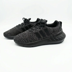 Adidas EUR 38 Swift Run 22 J sneakers femei pantofi sport negru casual GW8166 NOI