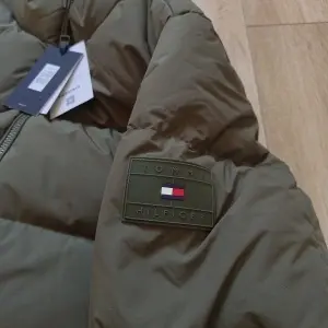 Tommy Hilfiger Down Puffer Jacket geacă bărbați puf verde army