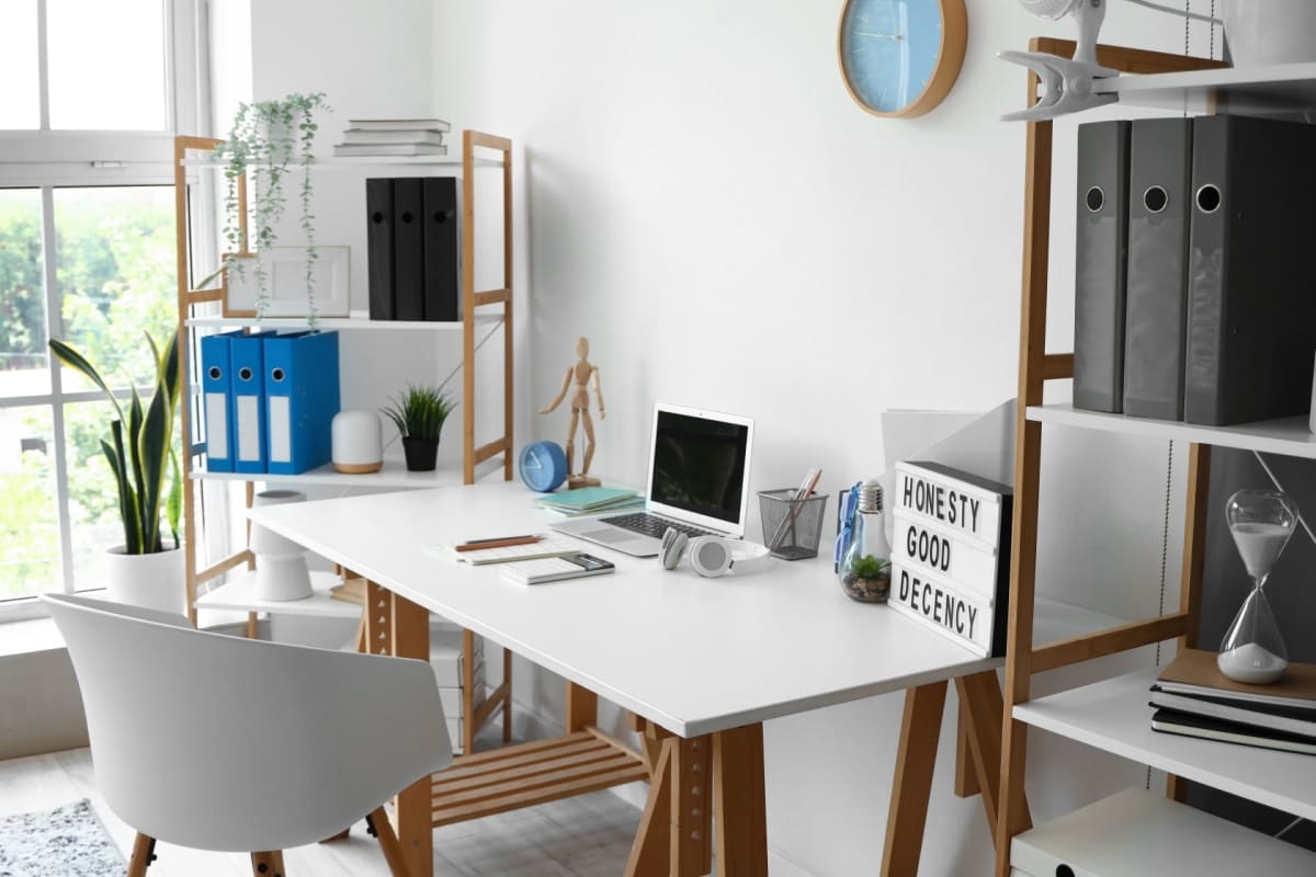 Top 5 accesorii pentru birou care completeaza perfect spatiul de lucru