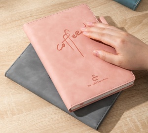 Caiet A5, 144 file, coperta imitatie piele, dictando, DELI - Img 5