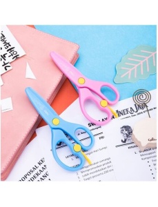 Foarfeca pentru copii, 13 cm, din plastic, DELI D604 - Img 3