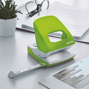 Perforator de birou, metalic, 30 coli, verde, LEITZ WOW 5008 - Img 2