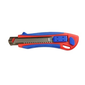 Cutter mare 18 mm, cu grip, 2 rezerve, OPTIMA SK5