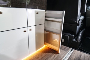 Linie de mobilier TrioLoft ca piesa finita pentru VW T6 - Img 4