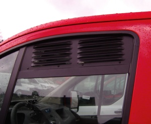 Grila de geam potrivita pentru Ford Custom si Ford Tourneo Custom din 2013