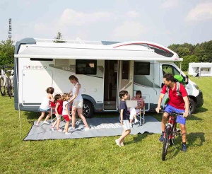 Copertina pentru autocaravane, rulote si autobuze de camping cu 2 sine de conducte F.Mark