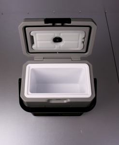 Ladă frigorifică cu compresor CARBEST FreeCooler - 8 l Ladă frigorifică portabilă cu compresor, mâner clasic de transport și 1 compartiment pentru baterii - Img 3