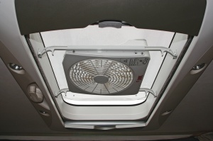 Ventilator puternic pentru agatarea in aproape toate trapele