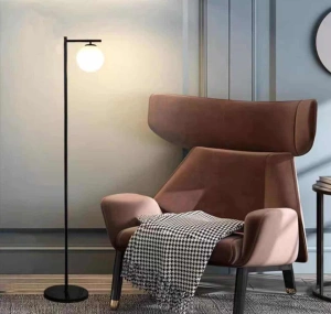 Lampadar Celandine Black 157 cm Glob Alb Mat