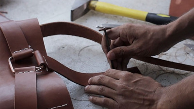 Artizanat si sustenabilitate: povestea din spatele articolelor din piele naturala handmade URBAN BAG