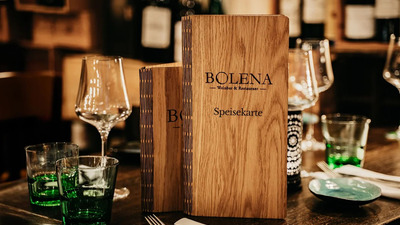 Accesorii HORECA by URBAN BAG personalizate: meniuri din lemn și soluții pentru restaurante, baruri și cafenele