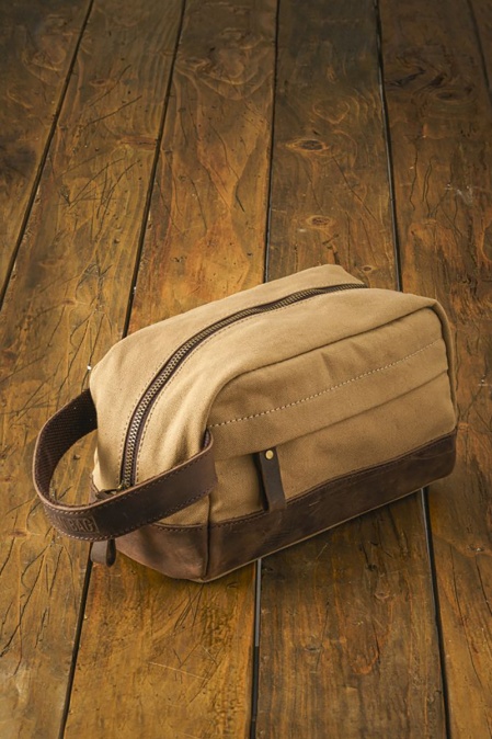 Toiletry bag din piele naturală și material textil URBAN BAG Journey - Maro