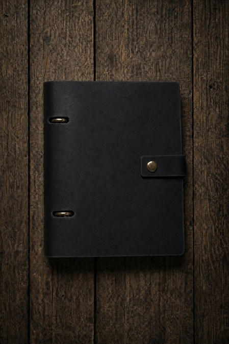Agendă din piele naturală Little Notebook by URBAN BAG, dimensiune A6 – Negru