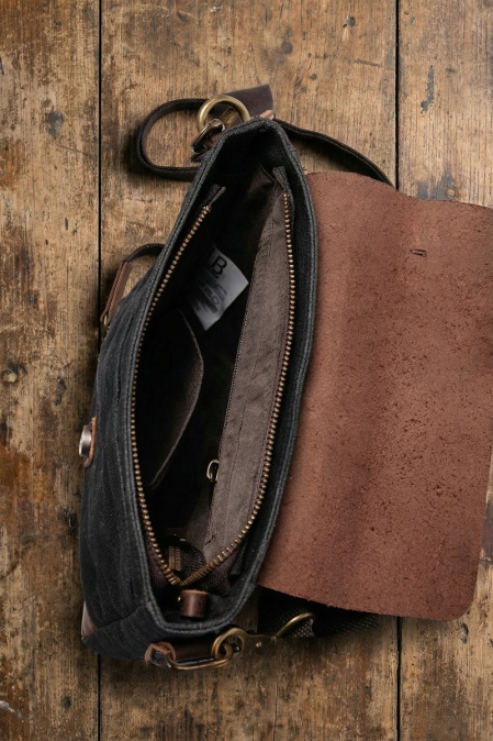 Geantă crossbody din piele naturală și material textil cerat URBAN BAG Toledo – Negru - Img 3