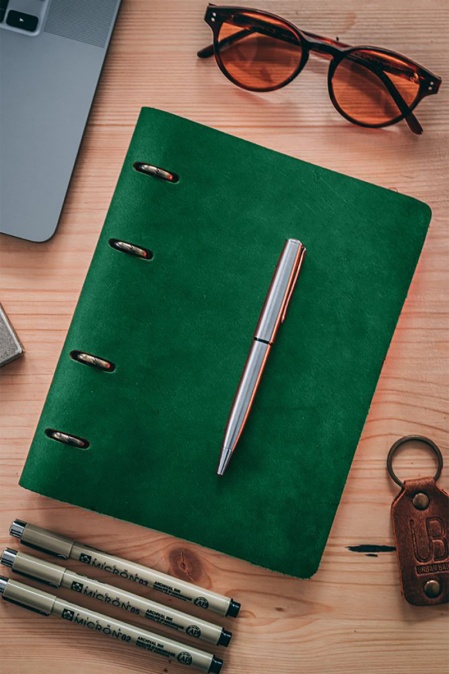 Agendă din piele naturală The Notebook by URBAN BAG dimensiune A5 - Verde