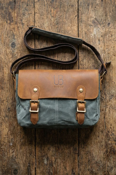 Geantă pentru femei din piele naturală și material textil cerat URBAN BAG Siena - Verde