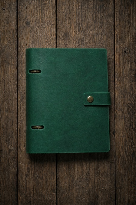Agendă din piele naturală Little Notebook by URBAN BAG, dimensiune A6 – Verde