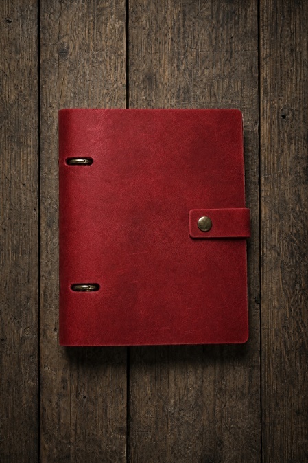 Agendă din piele naturală Little Notebook by URBAN BAG, dimensiune A6 – Roșu