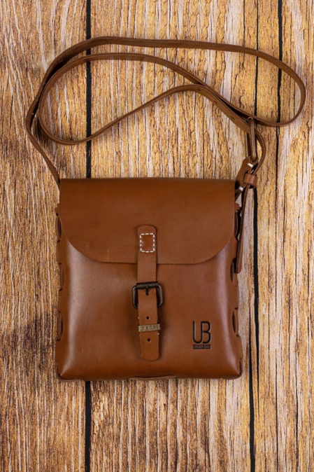 Geantă de umăr handmade din piele naturală URBAN BAG Compact Messenger – Maro