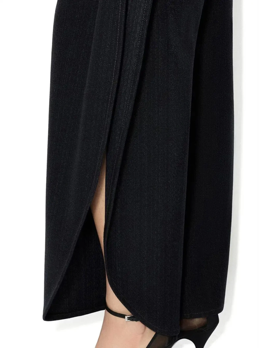 Blugi Pants with denim and black wool details for women - Img 3