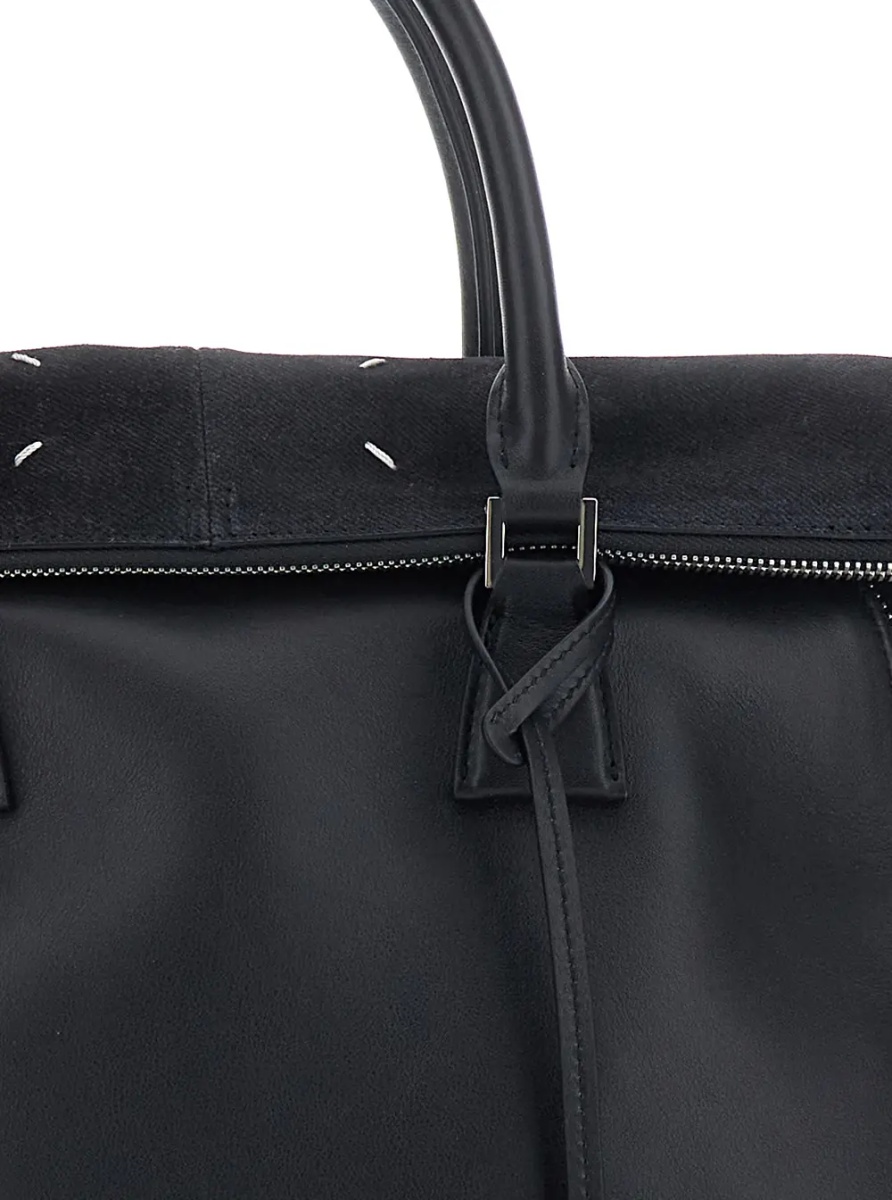 Geanta de mana Black Crossbody bag with adjustable and removable strap and Four Stitches detail on the back in leather for women - Img 3