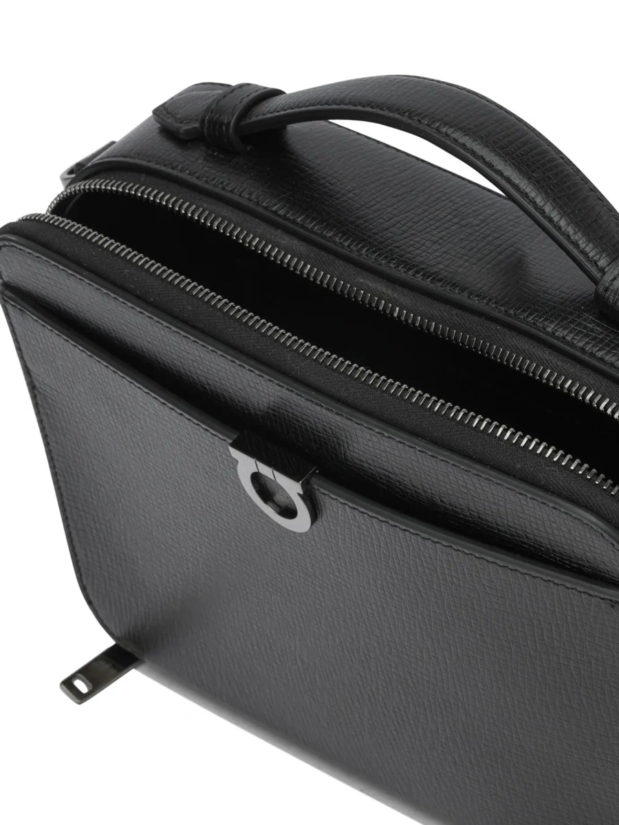 Genti "Gancini" small crossbody bag - Img 5