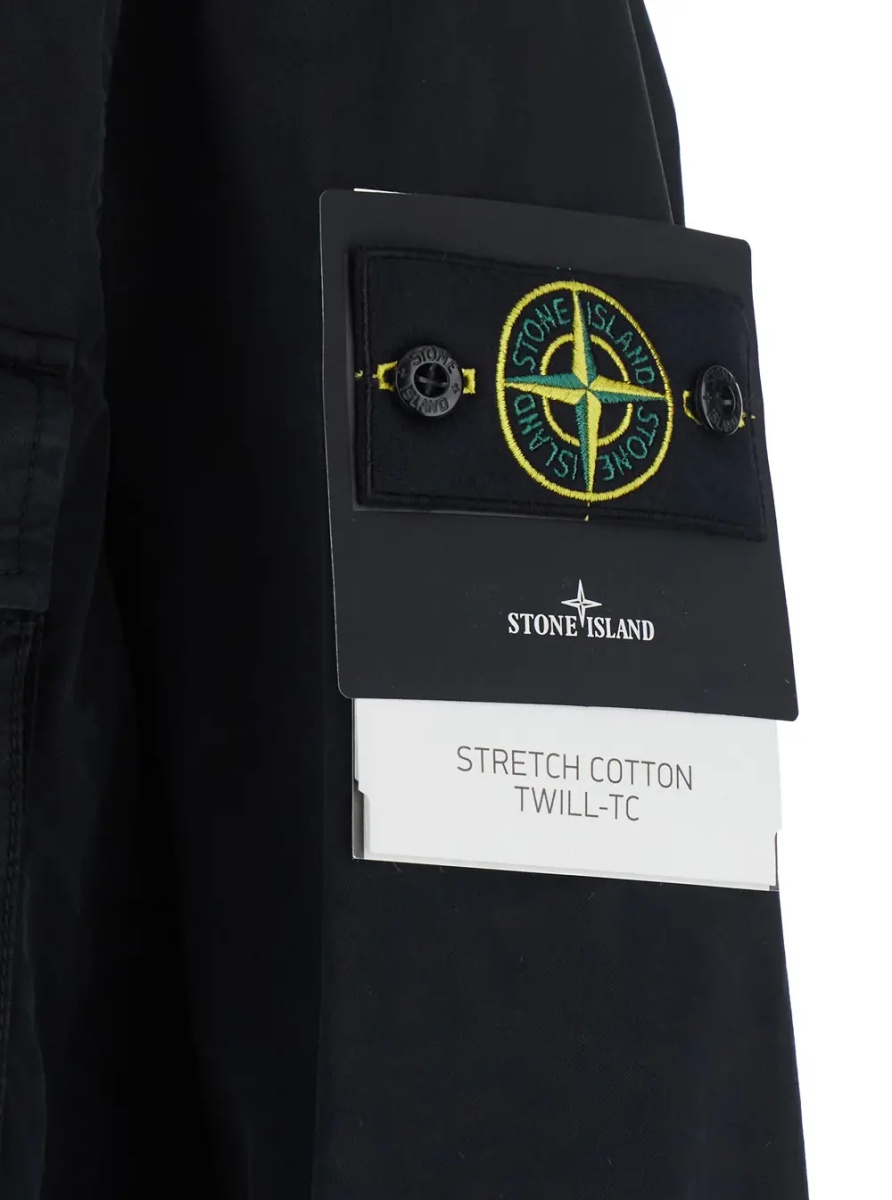 Jacheta black Jacket with fixed hood and logo patch on the sleeve in cotton twill men - Img 3
